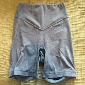 Lululemon Breezethrough High-Rise Short 6"